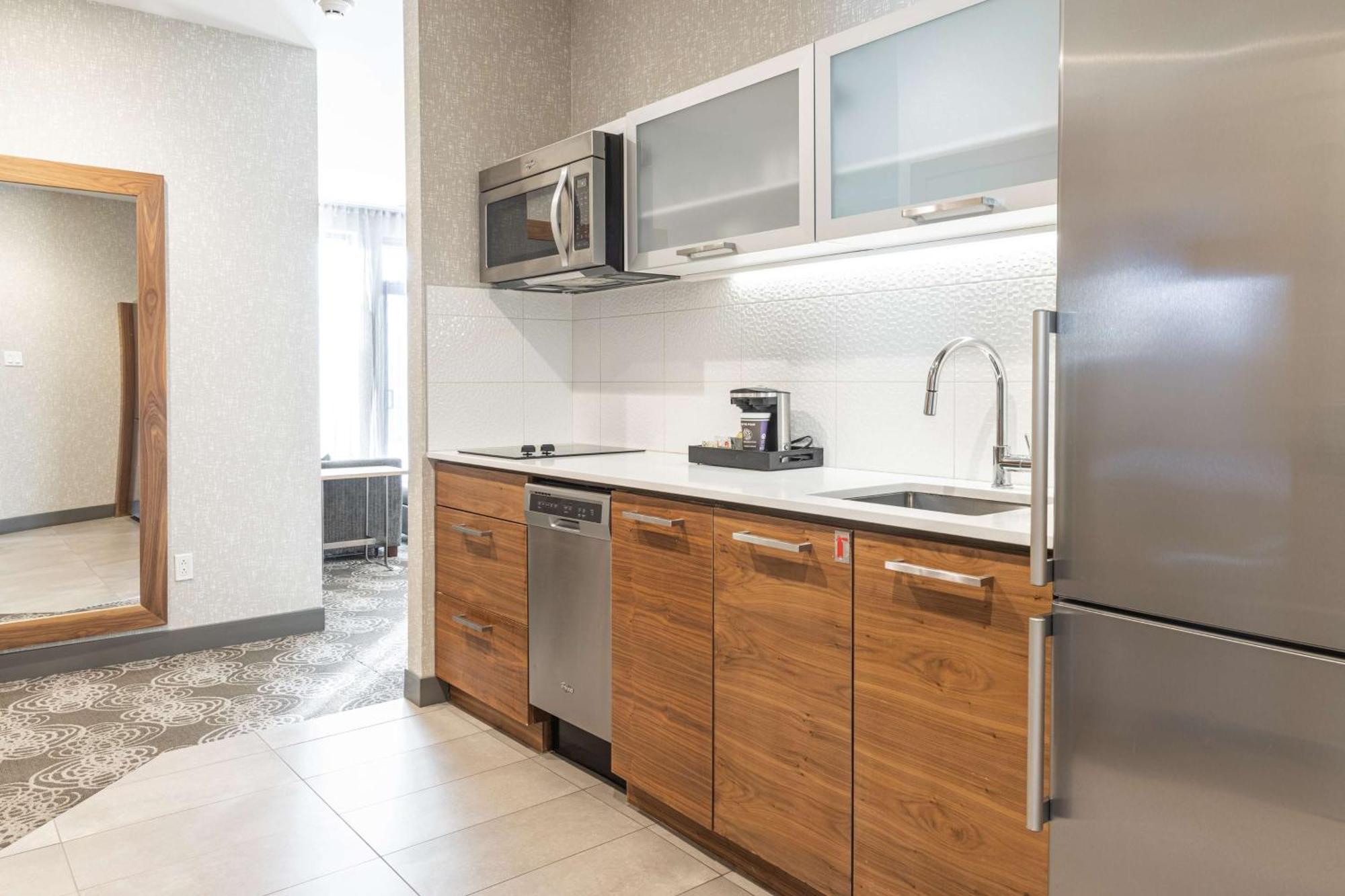 Hilton Montreal/Laval Hotell Exteriör bild